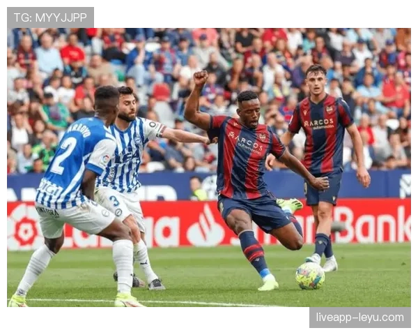 莱万特高效反击逆转对手，战斗力持续飙升