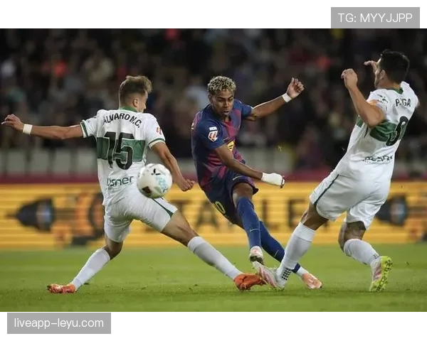 佛罗伦萨边路进攻火力全开,状态回暖助球队斩获关键胜利 佛罗伦萨边路进攻火力全开,状态回暖助球队斩获关键胜利