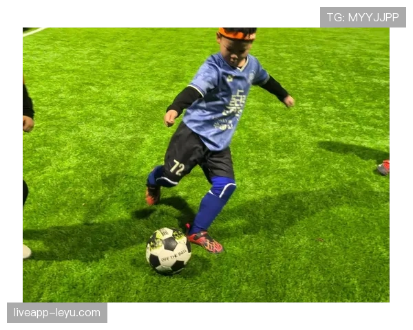 中超经典时刻重温：球场辉煌与历史传奇闪耀绿茵