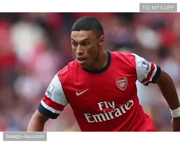 亚历克斯·奥克斯拉德-张伯伦重返赛场，球队竞争力显著提升引关注