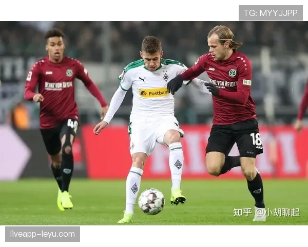 德甲球星合同变动引热议:续约与转会风向解析 德甲球星合同变动引热议:续约与转会风向解析