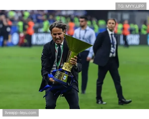 因扎吉:从意甲射手到执教米兰的生涯转型解析 因扎吉:从意甲射手到执教米兰的生涯转型解析